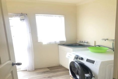 Photo of property in Chantelle Close, 44e Lavery Place, Sunnynook, Auckland, 0632