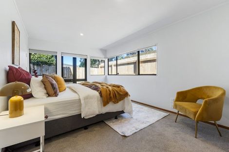 Photo of property in 2/14 Raleigh Road, Northcote, Auckland, 0627