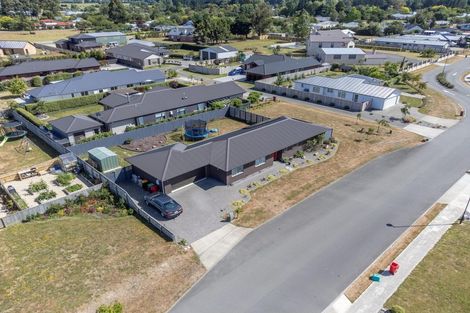 Photo of property in 1 Routhan Way, Carterton, 5713