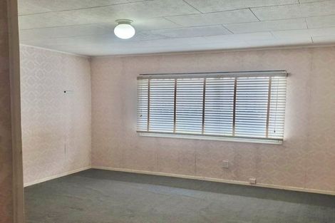 Photo of property in 190 Universal Drive, Henderson, Auckland, 0610