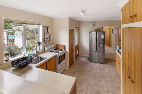 Photo of property in 28 Hood Street, Castlecliff, Whanganui, 4501