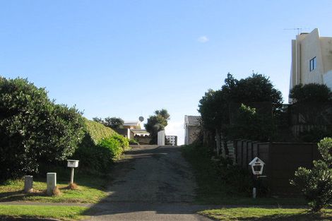 Photo of property in 111 Tutere Street, Waikanae Beach, Waikanae, 5036
