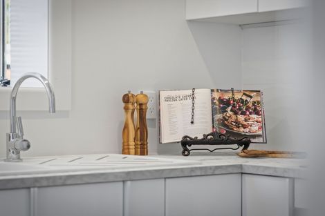 Photo of property in 18 Pateke Place, Bromley, Christchurch, 8062