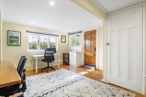 Photo of property in 18 Roslyn Terrace, Devonport, Auckland, 0624