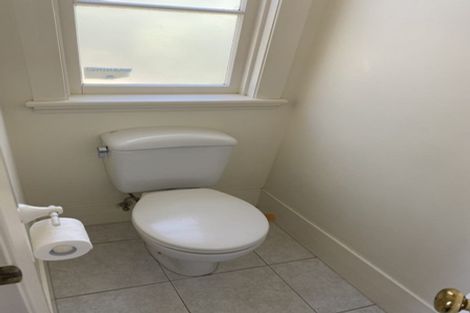 Photo of property in 34a Exmouth Road, Northcote, Auckland, 0627