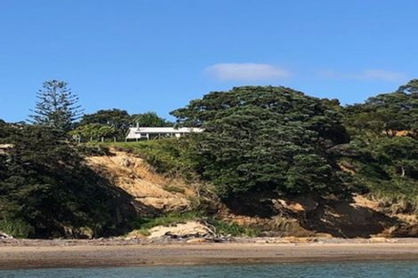 Photo of property in 65 Howard Road, Orere Point, Papakura, 2585