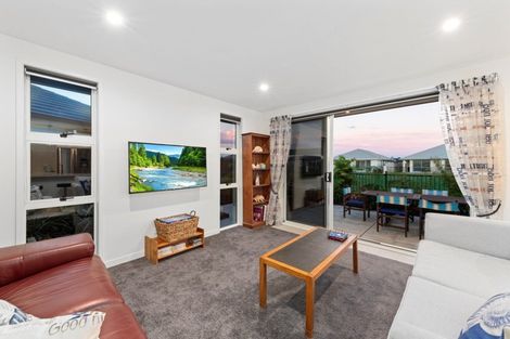 Photo of property in 77 Te Kio Crescent, Papamoa Beach, Papamoa, 3118