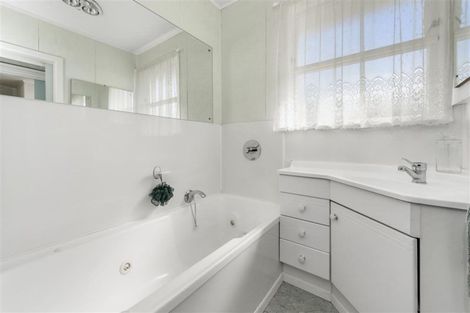 Photo of property in 27 Saxbys Road, Glenview, Hamilton, 3206