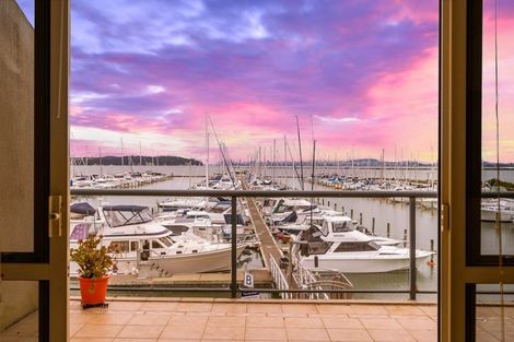 Photo of property in 16/15 Clearwater Cove, West Harbour, Auckland, 0618