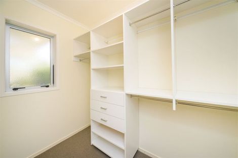 Photo of property in 24 La Lena Grove, Fitzherbert, Palmerston North, 4410