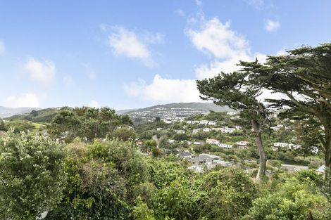 Photo of property in 51 Turville Crescent, Newlands, Wellington, 6037