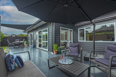 Photo of property in 4 D'urville Place, Kelvin Grove, Palmerston North, 4414