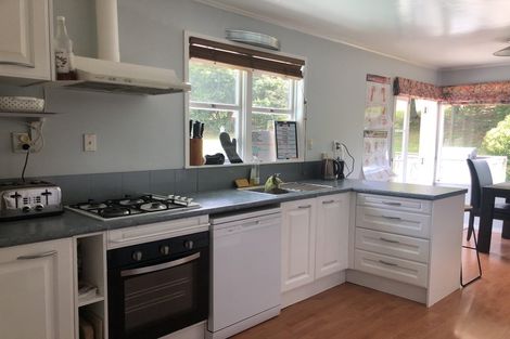 Photo of property in 21 Battle Place, Glenfield, Auckland, 0629