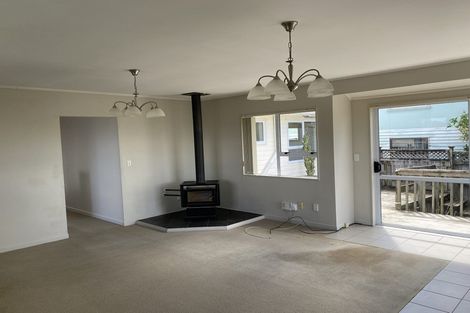 Photo of property in 24 Spencer Road, Pinehill, Auckland, 0632