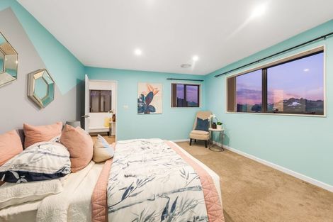 Photo of property in 63 Golden Morning Drive, Albany Heights, Auckland, 0632