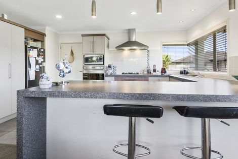 Photo of property in 37 Tomika Crescent, Papamoa Beach, Papamoa, 3118