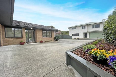 Photo of property in 65 Percy Kinsman Crescent, Riverstone Terraces, Upper Hutt, 5018