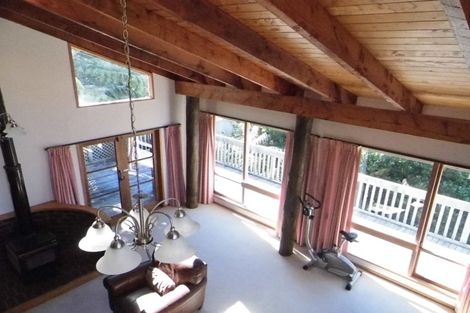 Photo of property in 5 Kekeno Grove, Tirohanga, Lower Hutt, 5010