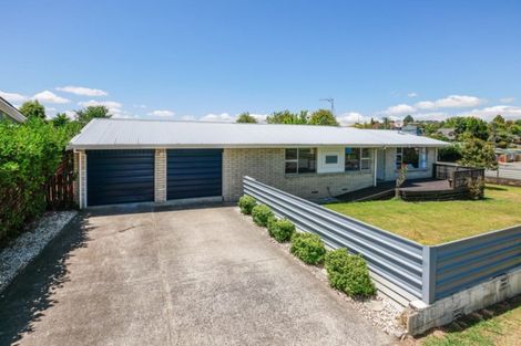 Photo of property in 2 Newcastle Road, Dinsdale, Hamilton, 3204
