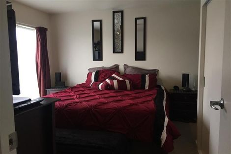 Photo of property in 302a Triangle Road, Massey, Auckland, 0614