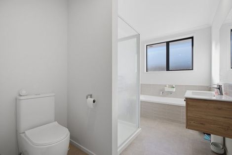 Photo of property in 75 Tabraham Crescent, Pyes Pa, Tauranga, 3112