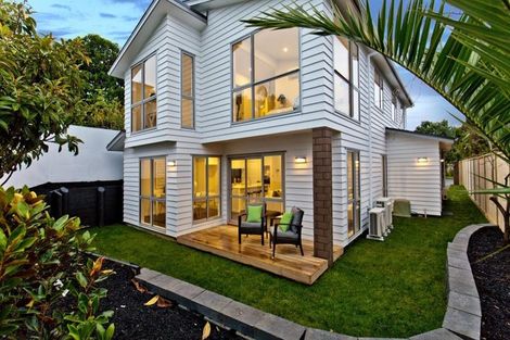 Photo of property in 1b Rae Road, Campbells Bay, Auckland, 0620