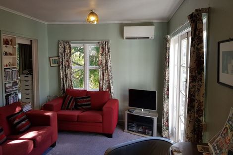 Photo of property in 38a Sunnynook Road, Sunnynook, Auckland, 0620