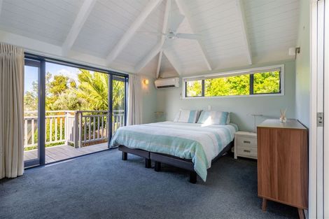 Photo of property in 1 Radiata Lane, Chatswood, Auckland, 0626