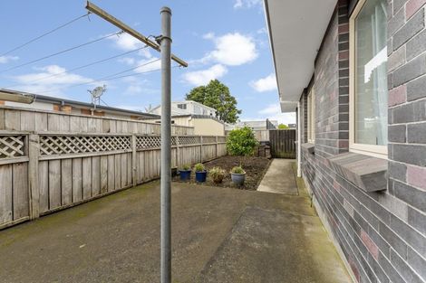 Photo of property in 2/7 Mahoe Street, Strandon, New Plymouth, 4312
