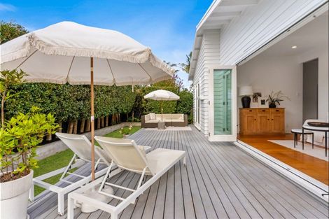 Photo of property in 6 Belle Vue Avenue, Northcote Point, Auckland, 0627