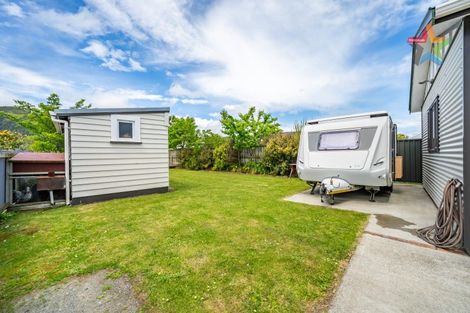 Photo of property in 40 Awamutu Grove, Waiwhetu, Lower Hutt, 5010