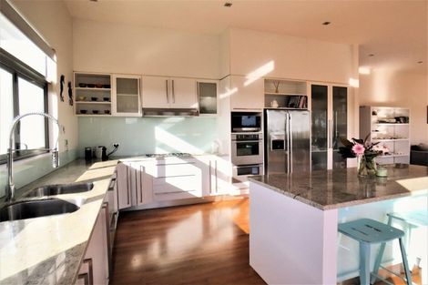 Photo of property in 108 Kittiwake Drive, Schnapper Rock, Auckland, 0632