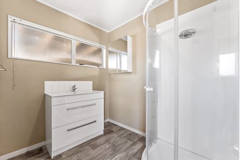 Photo of property in 2/372 Whangaparaoa Road, Stanmore Bay, Whangaparaoa, 0932