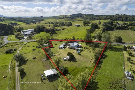 Photo of property in 46 Whakapirau Road, Maungaturoto, 0583