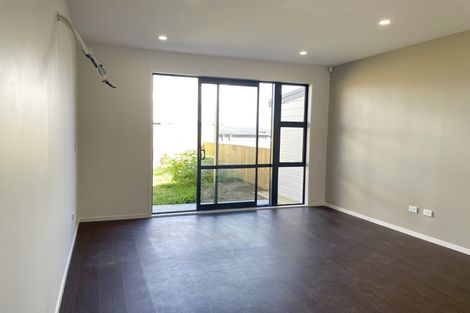 Photo of property in 32 Karoro Road, One Tree Point, 0118