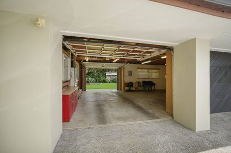 Photo of property in 9 Laingholm Drive, Laingholm, Auckland, 0604
