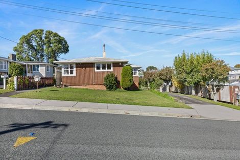 Photo of property in 30 Sylvan Crescent, Te Atatu South, Auckland, 0610
