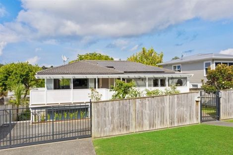 Photo of property in 48 Lynden Avenue, Hillcrest, Auckland, 0627