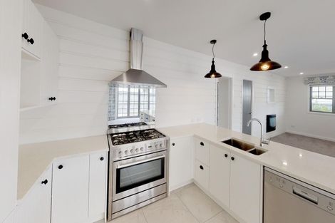 Photo of property in 3 Colombo Street, Palmerston North, 4410