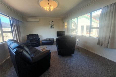 Photo of property in 7b Hussey Street, Oakura, 4314