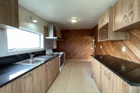 Photo of property in 492 Blockhouse Bay Road, Blockhouse Bay, Auckland, 0600