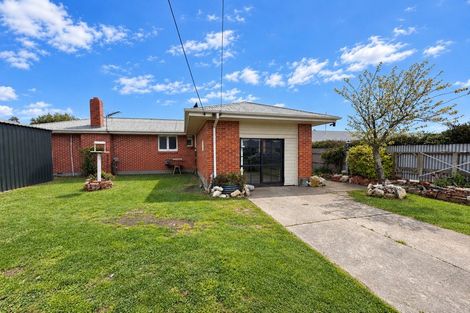 Photo of property in 5 Douglas Road, Amberley, 7410