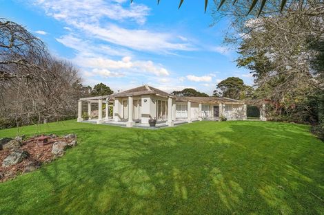 Photo of property in 9 Laingholm Drive, Laingholm, Auckland, 0604