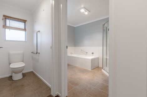 Photo of property in 1 Highgrove Place, Waipukurau, 4200