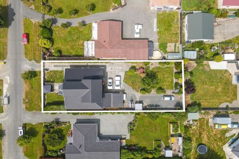 Photo of property in 82 Dalwharn Street, Wallacetown, 9816