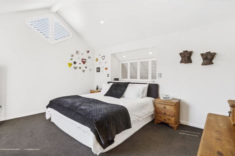 Photo of property in 2/8 Phillip Parade, Forrest Hill, Auckland, 0620