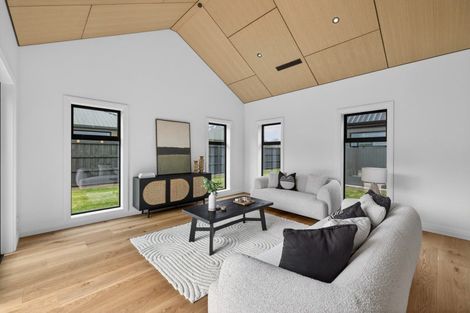 Photo of property in 28 Inch Crescent, Rangiora, 7400