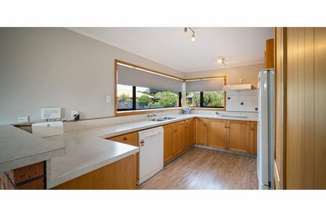 Photo of property in 2 Elsom Lane, Avonhead, Christchurch, 8042