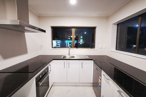 Photo of property in 6/320 Pakuranga Road, Pakuranga Heights, Auckland, 2010