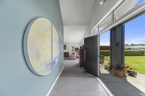 Photo of property in 2 Seagers Close, Kinloch, Taupo, 3377